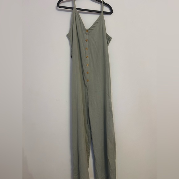 Chelsea and violet green button up romper - Picture 1 of 5